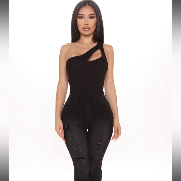 FashionNova bodysuit - Picture 2 of 3